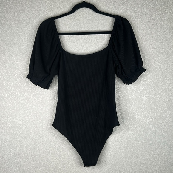 Forever 21 Black Puff Short Sleeve Sweetheart Neck Ribbed Bodysuit Size Large - Picture 4 of 7